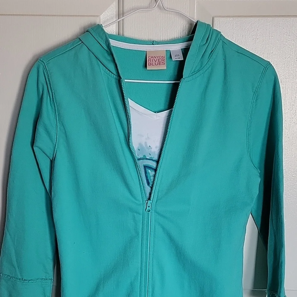 Girls, XL(18), Canyon River Blues, mint green hood with inner peace shirt.